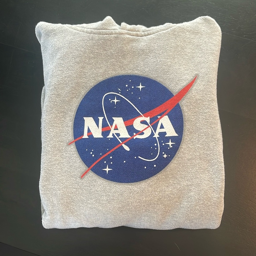 Men’s M NASA hoodie
